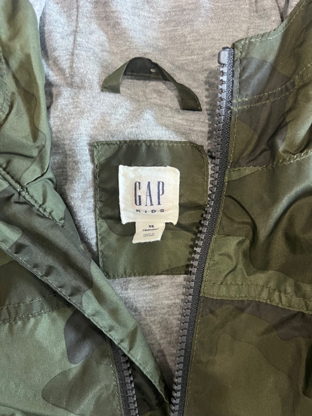 Gap Windbreaker Jacket - Picture 2 of 2